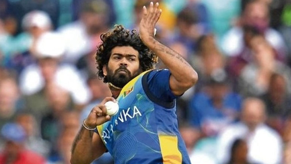 লাসিথ মালিঙ্গা সঙ্গী হবেন বুমরার। ৮৪ আন্তর্জাতিক টি-টোয়েন্টিতে ২০.৭৯ গড়ে নিয়েছেন ১০৭ উইকেট। ইকনমি রেট ৭.৪২। স্ট্রাইক রেট ১৬.৮। ঘরোয়া টি-টোয়েন্টিতে ২৯৫ ম্যাচে নিয়েছেন ৩৯০ উইকেট। ইকনমি রেট ৭.০৮।