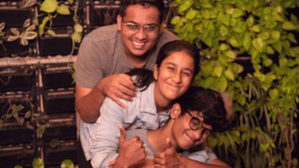 বাবা ইভান রড্রিগেজ জেমাইমার স্কুলেরই জুনিয়র কোচ। স্কুলেই মেয়েকে নিজের অধীনে ক্রিকেটে কোচিং দেওয়া শুরু করেন তিনি।