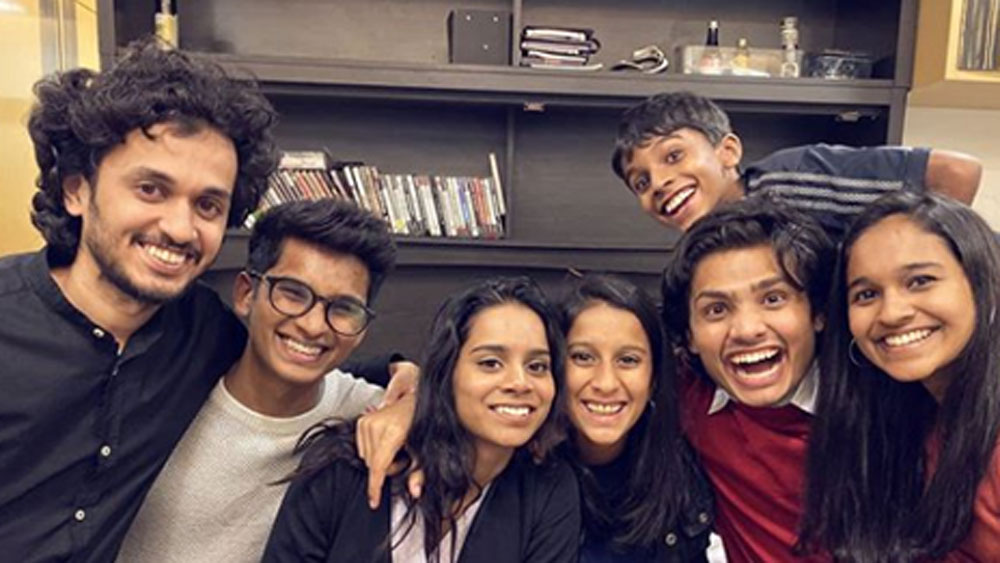 বিয়ের পর জেমাইমার স্কুলেই কোচিং করানোর চাকরি পান তিনি। সেই অর্থেই মেয়েকে ক্রিকেটার তৈরি করেছেন।