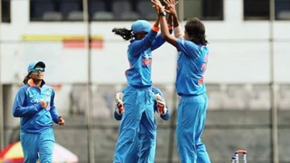 মা লবিতা একজন পুষ্টি বিশারদ এবং ক্রীড়াপ্রেমী। মেয়ের পুষ্টিগুণের বিষয়ে খেলার রাখার সমস্ত দায়িত্বই তাই তাঁর।