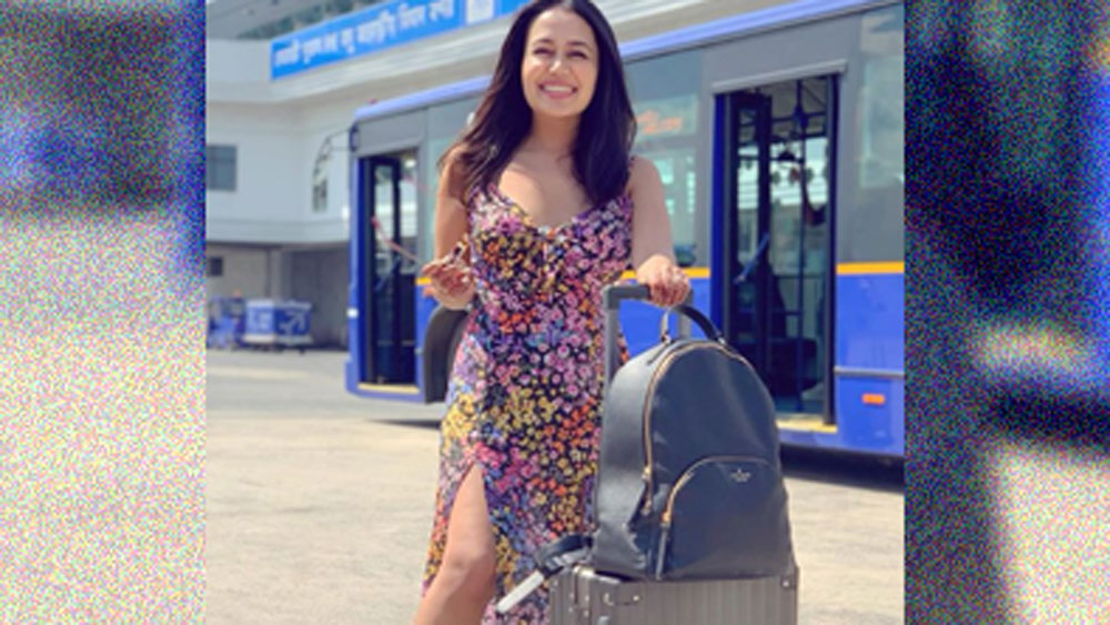 আর আজ তিনি সারা ভারতে জনপ্রিয়। আজকের মিউজিক সেনসেশন। তিনি নেহা কক্কর। উত্তরপ্রদেশের ঋষিকেশ থেকে বলিউডে কী ভাবে পৌঁছলেন নেহা কক্কর, সেই জার্নিটা জেনে নেওয়া যাক।