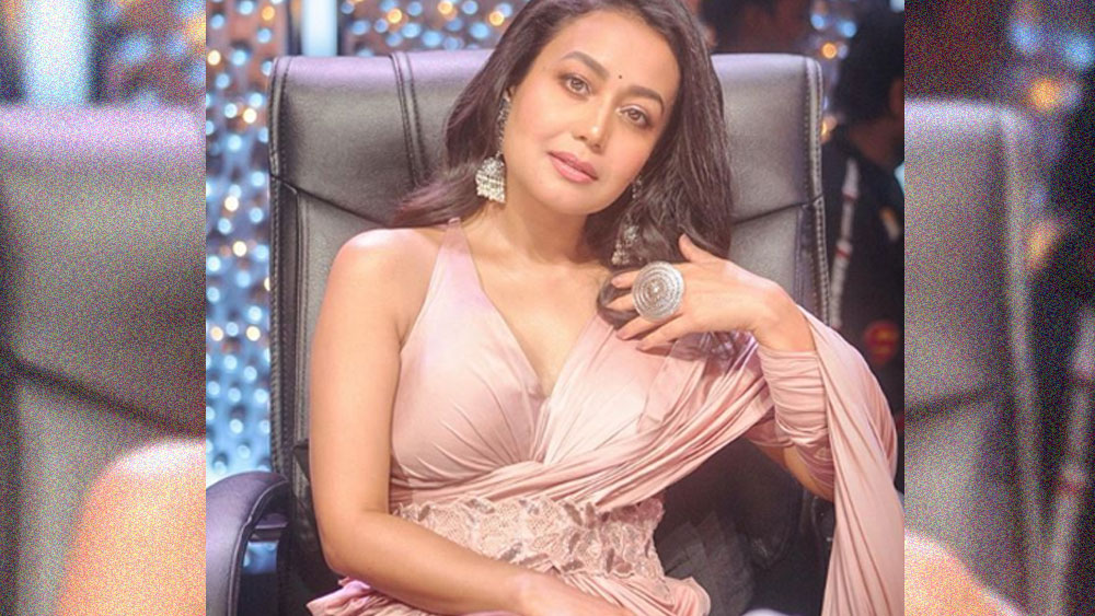 সনু, নেহা আর টনি- তিন ভাইবোনই উৎসবের সময় মন্দিরে ভজন গাইতেন। পরিবর্তে তাঁরা ৫০ টাকা করে পেতেন। বাড়ি ফিরে সেই টাকা তাঁরা মায়ের হাতে তুলে দিতেন।