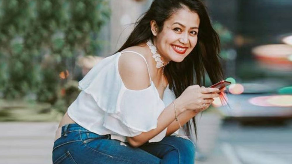 ২০১৩ সালে প্লেব্যাক ডেবিউ করেন। ‘ফাটা পোস্টার নিকলা হিরো’ ছবির একটি গান প্লেব্যাক করেছিলেন তিনি। ২০১৪ সালে তাঁর গান ‘সানি সানি’ ভীষণ জনপ্রিয় হয়ে ওঠে। তারপর একটার পর একটা প্লেব্যাক করেছেন তিনি।