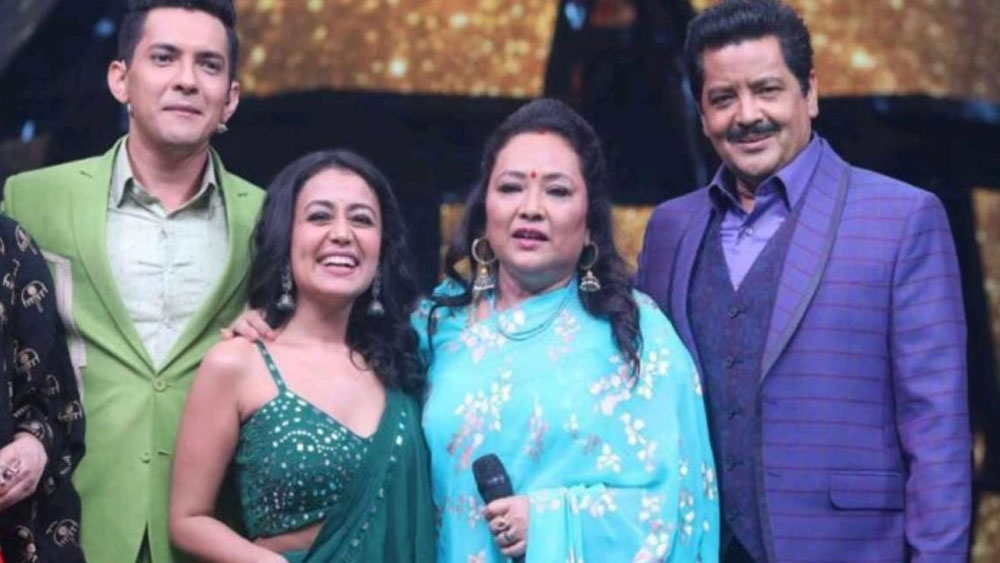 ব্যক্তিগত জীবনেও খুবই আবেগপ্রবণ নেহা। ২০১৪ সাল থেকে হিন্দি টেলিভিশন অভিনেতা হিমাংশ কোলির সঙ্গে তাঁর সম্পর্ক ছিল। কিন্তু সেই সম্পর্ক ২০১৮ সালে ভেঙে যায়। এর পর খুব ভেঙে পড়েছিলেন নেহা। আর সম্প্রতি আদিত্য নারায়ণের সঙ্গে তাঁর বিয়ে নিয়ে গুজব রটেছিল। পরে অবশ্য তাঁরা দু’জনেই জানিয়ে দেন, এটা নেহাতই চ্যানেলের টিআরপি স্টান্ট ছিল।