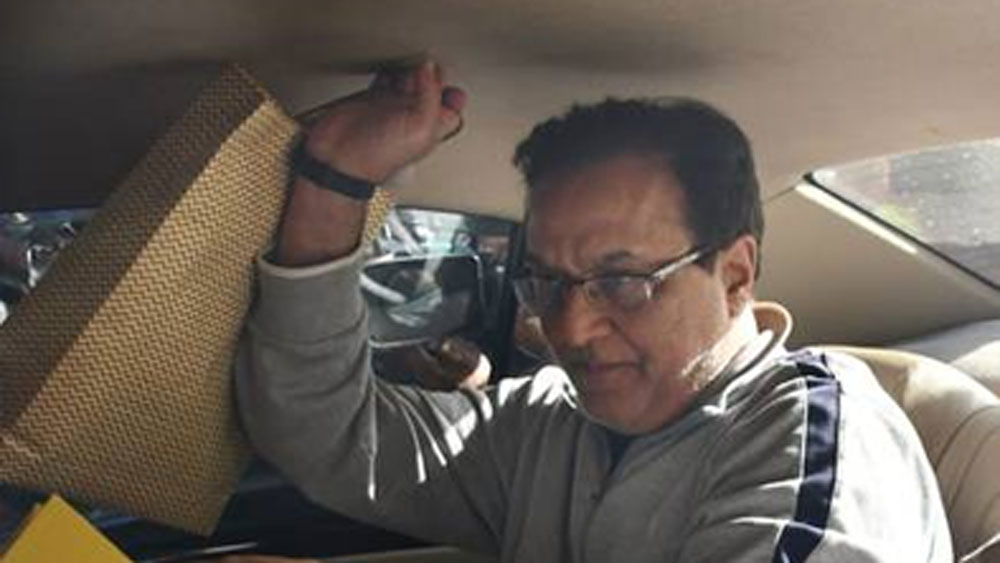 ইয়েস ব্যাঙ্কের যে দেউলিয়া পরিস্থিতি তৈরি হয়েছে এবং তার জন্য লাখ লাখ গ্রাহকের মাথায় হাত পড়েছে, তার অন্যতম কারণ হিসাবে উঠে আসছে রাণা কপূরের কিছু সিদ্ধান্তের কথা। কে এই রাণা কপূর, কী ভাবে তাঁর ইয়েস ব্যাঙ্কের কর্ণধার হয়ে ওঠা?