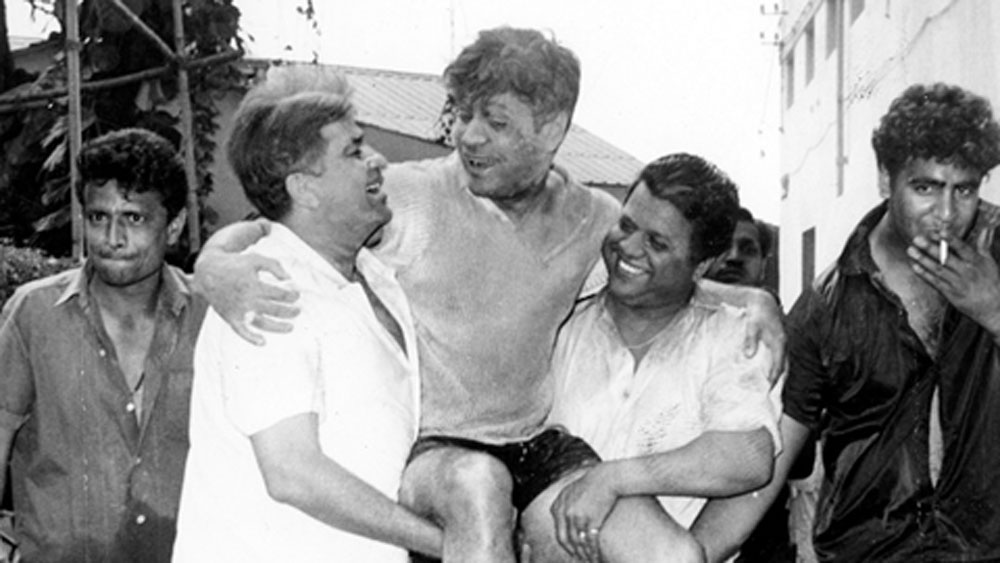 রাজ কপূরের আরকে স্টুডিয়োয় বিলাসবহুল হোলি পার্টির কথা কেউ ভুলতে পারে না। কপূর পরিবারের এই হোলি পার্টি খোলা থাকত পুরো ইন্ডাস্ট্রির জন্য।