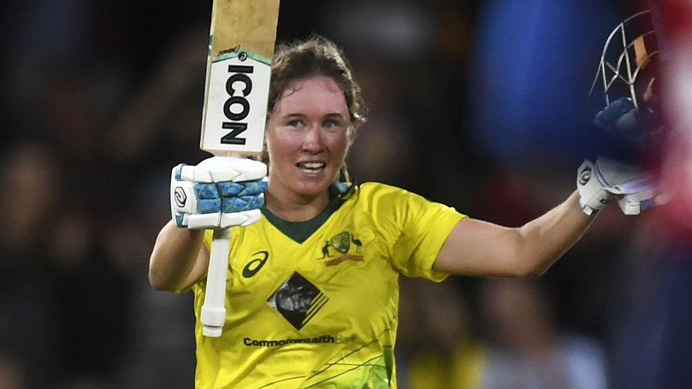 অস্ট্রেলিয়া দলের মতো আইসিসির সেরা দলেও বেথ মুনিই থাকছেন ওপেনিংয়ে অ্যালিসার সঙ্গী হিসাবে। ৬৪.৭৫ গড়ে তিনি করেছেন ২৫৯ রান। ফাইনালে ভারতের বিরুদ্ধে তিনি ৫৪ বলে অপরাজিত থাকেন ৭৮ রানে।