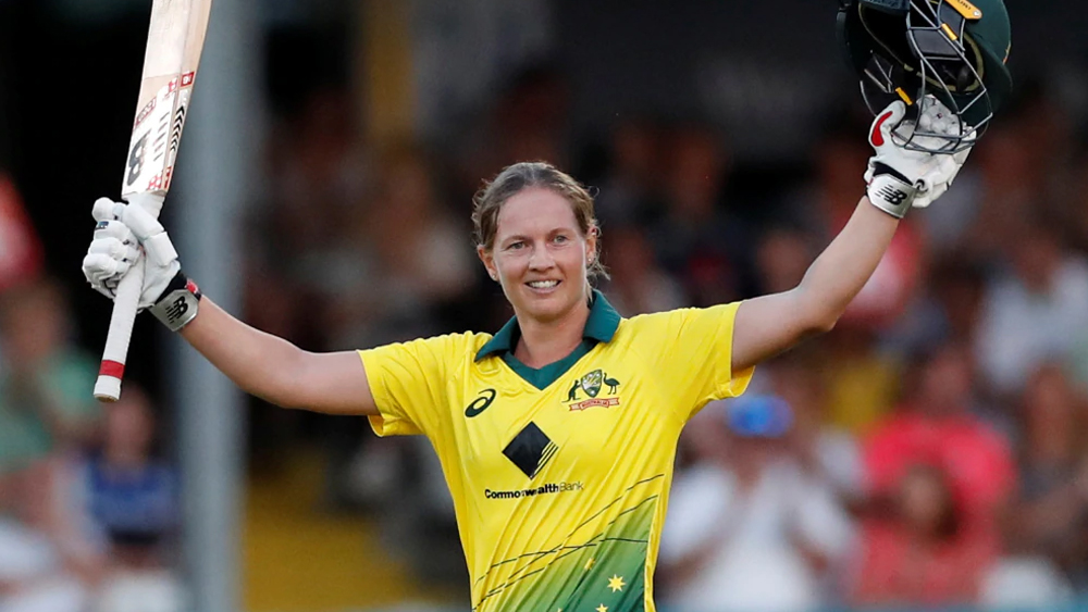 অস্ট্রেলিয়ার অধিনায়ক মেগ ল্যানিং থাকছেন পাঁচে। ৪৪ গড়ে তিনি করেছেন ১৩২ রান। এই দলটার অধিনায়কও তিনি। বিশ্বকাপজয়ী অধিনায়ককেই নেতৃত্বে বেছে নিয়েছে আইসিসি।