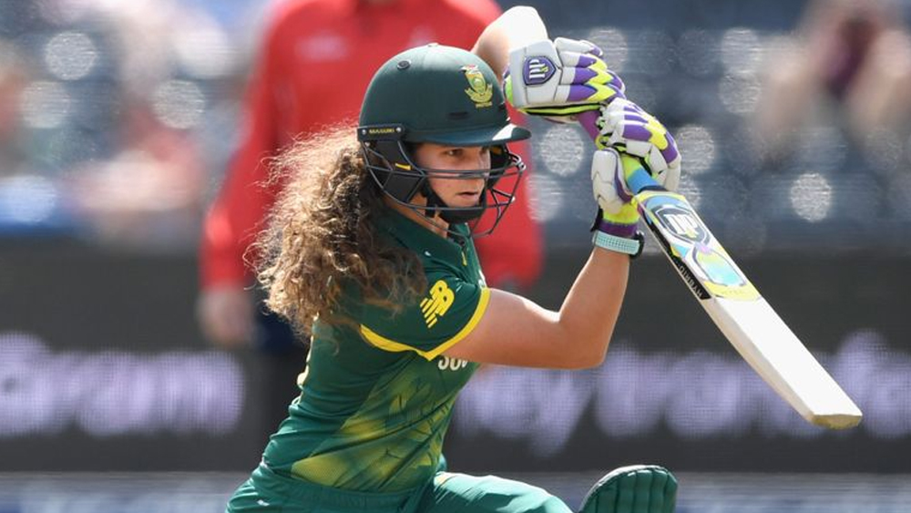 লরা উলভার্ডট আছেন ছয় নম্বরে। দক্ষিণ আফ্রিকার এই ক্রিকেটার ১৪৯ স্ট্রাইক রেটে করেছেন ৯৪ রান।