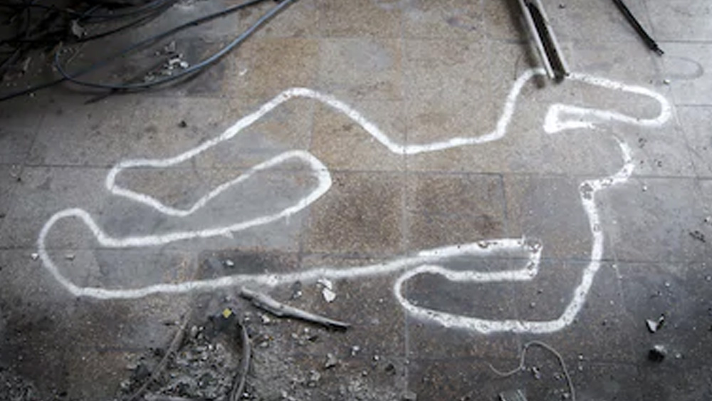 কিন্তু সিরিয়াল কিলিংয়ের সঙ্গে তার কোনও যোগসূত্র প্রমাণ করতে পারেনি পুলিশ। ফলে সে বার রামন রাঘব ছাড়া পেয়ে যায়। দু’বছর পরে ফের সিরিয়াল কিলিংয়ের ঘটনায় উত্তাল হয়ে ওঠে মুম্বই। এ বার রামন রাঘবের সন্ধানে চিরুনি তল্লাশি শুরু করে পুলিশ।