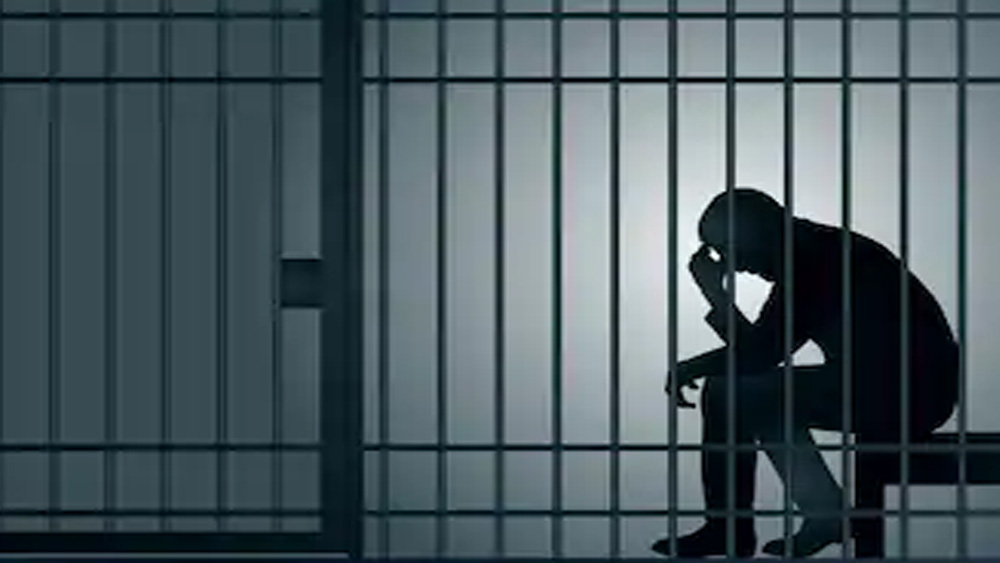 রামকান্ত কুলকার্নির লেখা বই ‘ক্রাইমস ক্রিমিনালস অ্যান্ড কপস’-এ রামন রাঘবের উপর বেশ কিছু আকর্ষণীয় তথ্য আছে। জেরায় এই সিরিয়াল কিলার বলেছিল, সে নিজেকে আইনের জগতের প্রতিনিধি বলে মনে করে। তার চারপাশে বাকিরা সবাই অন্য দুনিয়ার লোক।