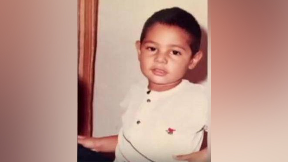 বাদশার জন্ম দিল্লিতে, ১৯৮৫ সালের ১৯ নভেম্বর। পীতমপুরার বালভারতী স্কুলে পড়ার সময় থেকেই ঝোঁক গানবাজনার দিকে। স্কুলে তাঁর গানের দলও ছিল। গানের প্রতি সেই আকর্ষণই জয়ী হল পরবর্তীকালে।