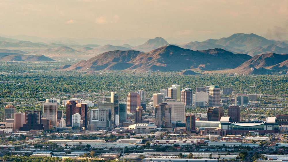 এই ঘটনার মাস ছয়েক আগেই ছেলে এবং ছেলের প্রেমিকার সঙ্গে আরিজোনার ফাউন্টেন হিলস-এ থাকতে আসেন আনা। স্বামী মারা গিয়েছিলেন অনেক আগেই। বয়সের কারণে নানা রোগে জর্জরিতও ছিলেন। ঠিকমতো হাঁটতেও পারতেন না।