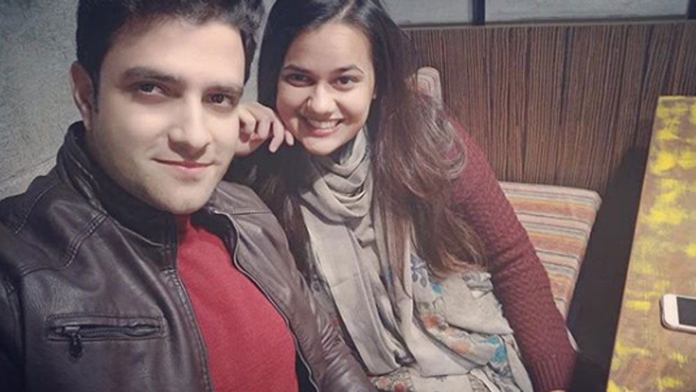 আপাতত এই কঠিন সময়ে দু’জনেই একসঙ্গে লড়ছেন ভিলওয়াড়ার করোনা-মোকাবিলায়।