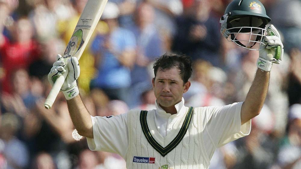 তিন নম্বরে আফ্রিদি রেখেছেন রিকি পন্টিংকে। অস্ট্রেলিয়ার প্রাক্তন অধিনায়ক ১৬৮ টেস্ট, ৩৭৫ ওয়ানডে, ১৭ টি-টোয়েন্টি খেলেছেন। তিন ফরম্যাটে করেছেন যথাক্রমে ১৩,৩৭৮ রান, ১৩৭০৪ রান ও ৪০১ রান। টেস্ট ও এক দিনের ক্রিকেটে করেছেন যথাক্রমে ৪১ ও ৩০ সেঞ্চুরি।