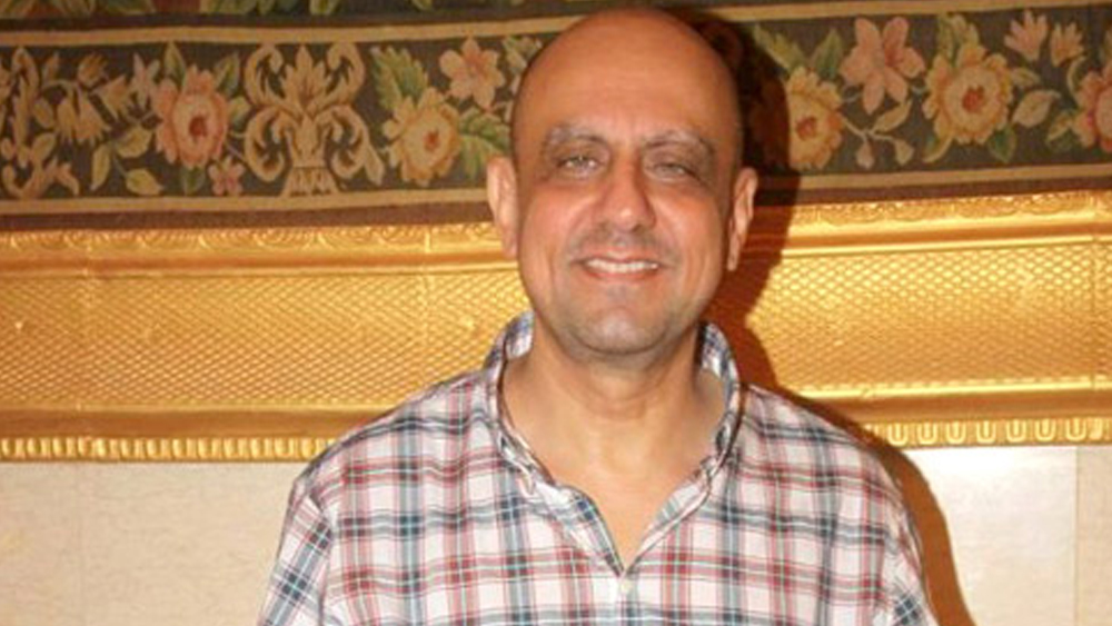 ছবিতে যশ চোপড়ার সহকারী পরিচালক ছিলেন রাজীব রায়। পরে তিনি নিজেই বলিউডের প্রথম সারির পরিচালক হয়ে ওঠেন। তাঁর সফল ছবির মধ্যে অন্যতম ‘মোহরা’, ‘ত্রিদেব’, ‘যুদ্ধ’, ‘বিশ্বাত্মা’ এবং ‘গুপ্ত’।