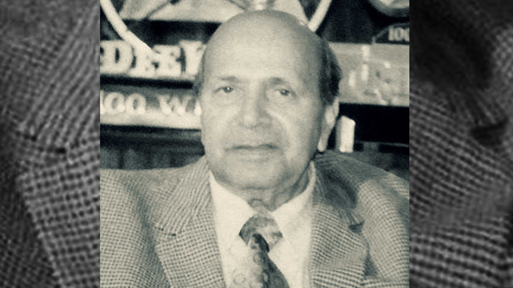 ছবির নির্মাণ যখন ৭৫ শতাংশ হয়ে গিয়েছে, তখন সেটি দেখতে বসলেন প্রযোজক, পরিচালক এবং দুই চিত্রনাট্যকার। তাঁদের মনে হল, ছবিতে আরও কিছু দরকার। এমন কিছু সংযোজন প্রয়োজন, যা ছবিকে সাফল্যের চূড়ান্ত সীমায় নিয়ে যাবে।