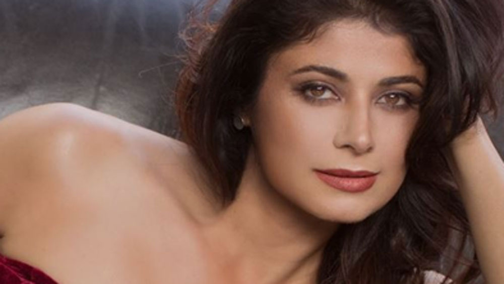 ১৯৯৭ সাল। 'বিরাসত'-এর সেই মিষ্টি নায়িকাকে বলিউডের জনপ্রিয় নায়ক অনিল কপূরের প্রেমিকা হিসেবে তাঁকে পর্দায় দেখা গিয়েছিল সেই ফিল্মে। সেটি ছিল পূজা বাত্রার প্রথম সফল ছবি।