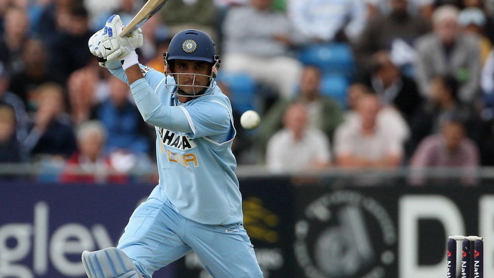 ওপেনিংয়ে জায়গা হচ্ছে না, তাই তিনে সৌরভ গঙ্গোপাধ্যায়। তিন নম্বরে নেমে ৩২ ইনিংস রয়েছে তাঁর। গড় ওপেনিংয়ের (৪১.৫৭) চেয়ে অনেক বেশি, ৫২.৭১। একবিংশ শতাব্দীতে ১৭৯ ইনিংসে ৬৬৫৮ রান করেছেন তিনি। যার মধ্যে সেঞ্চুরির সংখ্যা ১৩। টিম ইন্ডিয়া গড়ে তোলার রূপকার সৌরভই দলের অধিনায়ক।