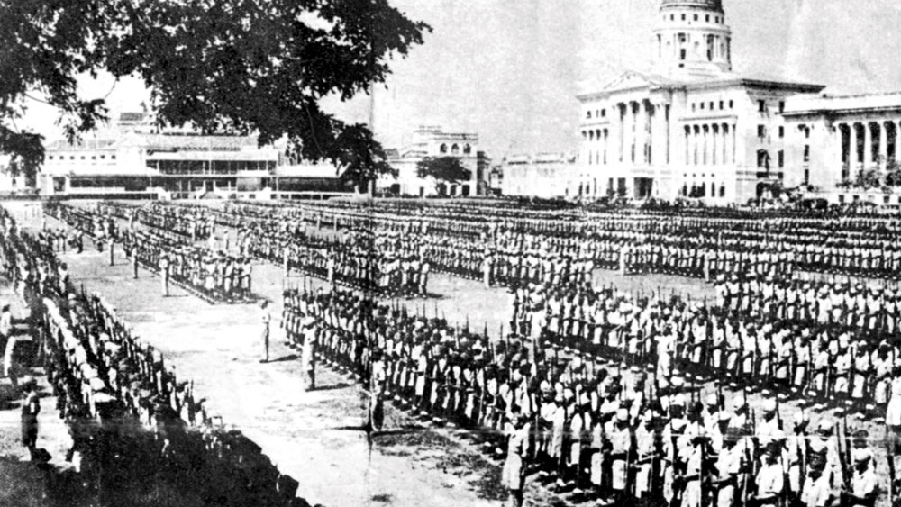 অহিংসার পথে তাঁর আর যাওয়া হয়নি। নিজের জীবন সরস্বতী উৎসর্গ করেছিলেন নেতাজি সুভাষচন্দ্র বসুর পায়ে। তাঁকে রাজামণি দেখেছিলেন ষোলো বছর বয়সে। তখন নেতাজি এসেছিলেন রেঙ্গুনে। দ্বিতীয় বিশ্বযুদ্ধের আগে তখন তাঁর লক্ষ্য ছিল স্বাধীনতার যুদ্ধে অর্থ সংগ্রহ এবং ইন্ডিয়ান ন্যাশনাল আর্মি বা আইএনএ-এর জন্য স্বেচ্ছাসেবক নিয়োগ।