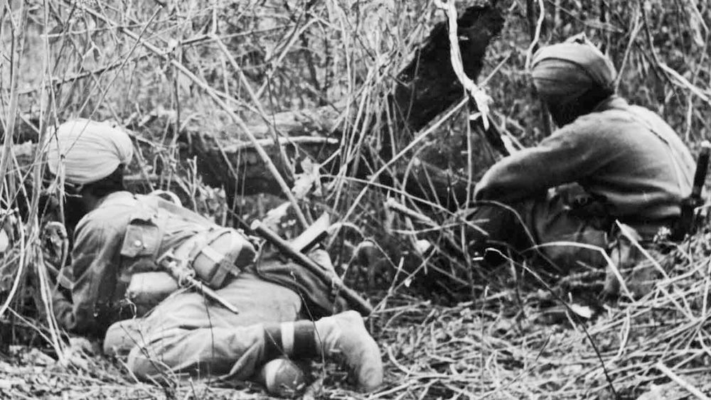 দ্বিতীয় বিশ্বযুদ্ধে অক্ষশক্তির পরাজয়ের সঙ্গে সঙ্গে থেমে যায় আইএনএ-এর জয়যাত্রা। ছত্রভঙ্গ হয়ে যায় এই যোদ্ধাদল। নেতাজির নির্দেশে সরস্বতী এবং আইএনএ-এর বহু সদস্য ভারতে ফিরে আসেন। কিন্তু তাঁদের পরিণতি হয়েছিল করুণ।