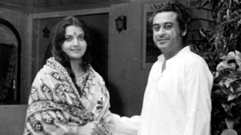 যদিও ত্রিকোণ প্রেমের এই ঘটনা কোনওদিন স্বীকার করেননি কিশোর কুমার। তিনি বলতেন, যোগিতার সঙ্গে দাম্পত্য ছিল যেন নিছক রসিকতা। তাঁর কথায়, যোগিতা কোনওদিন নিজের বাড়ি ছেড়ে এসে তাঁর সঙ্গে সংসার করতে প্রস্তুত ছিলেন না।