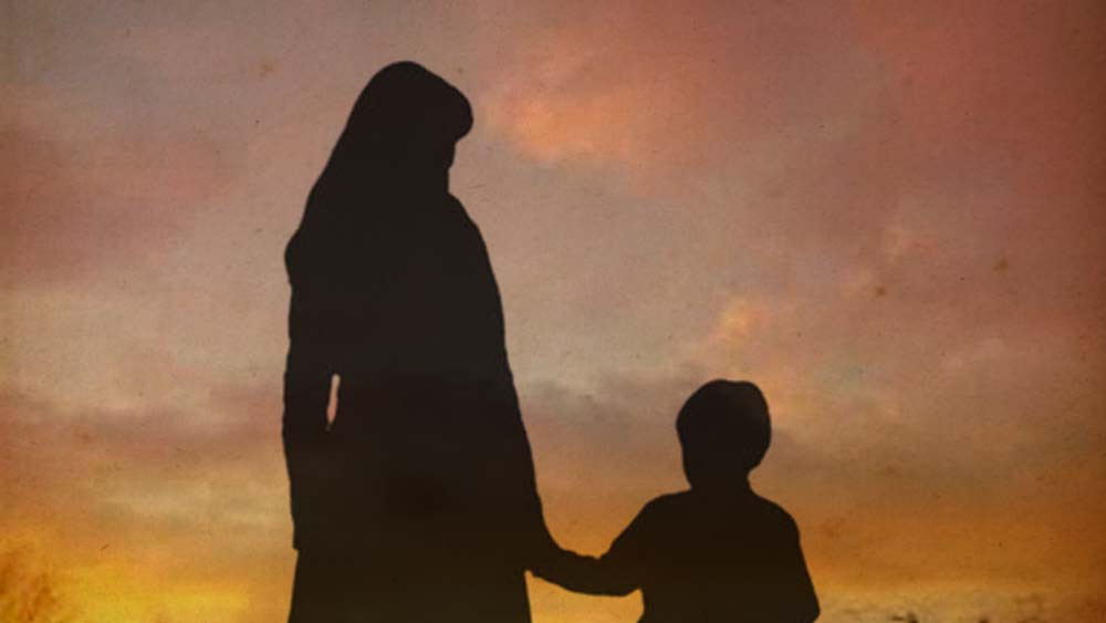 একদিন মায়ের হাত ধরে আব্দুল চললেন অনাথাশ্রমের দিকে। পিছনে পড়ে রইল দাদা আর চার দিদি। আর পড়ে থাকল স্মৃতিমাখা চালাঘর, খেলার ঘর, নিজের শৈশব।