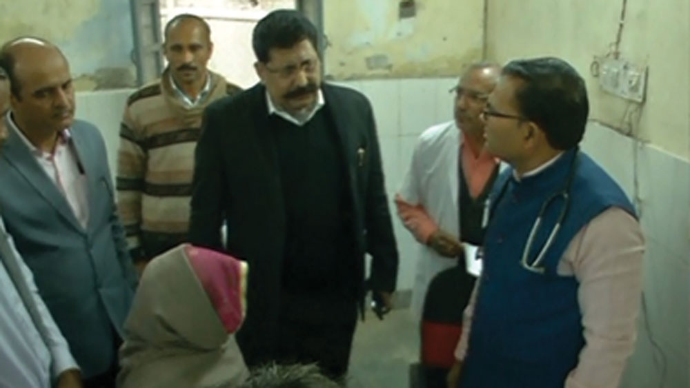 ইতিমধ্যেই এই মডেলের প্রশংসা করেছেন কেন্দ্রীয় ক্যাবিনেট সচিব রাজীব গৌবাও। কিন্তু এই ‘ভিলওয়াড়া মডেল’ যাঁর মস্তিষ্কপ্রসূত, তিনি কে জানেন?