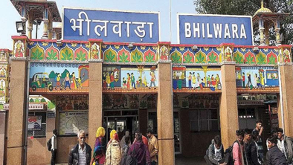 একই ভাবে করোনা-আক্রান্তদের বাড়ির চারপাশে কনটেনমেন্ট জ়োন ও বাফার জ়োন তৈরি করা হয়। রোগ নির্ণয়ের জন্য বিশেষ দল তৈরি করা হয়। ভিলওয়াড়ার প্রত্যেকেরই করোনা পরীক্ষার বন্দোবস্ত করা হয়।