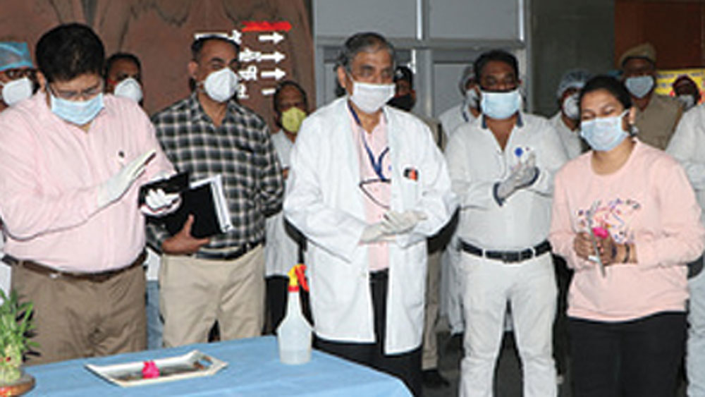 তবে সারা দেশ ‘ভিলওয়াড়া মডেল’-এর প্রশংসা করলেও, এখনই এটা নিয়ে অতটা উচ্ছ্বসিত হতে নারাজ জেলাশাসক রাজেন্দ্র ভট্ট। পরিস্থিতি এখনও পুরোপুরি নিয়ন্ত্রণে আসেনি। সাফল্য মিলেছে কি না, তা জানতে অন্তত ১ মে পর্যন্ত অপেক্ষা করতে চান তিনি।