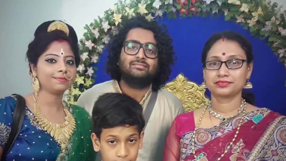 এর পর কলকাতায় এসে দু’বছর কৌশিকী চক্রবর্তীর কাছেও তালিম নিয়েছেন তিনি।