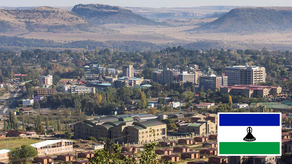 লেসোটো। ছোট্ট ভুখণ্ডের উচ্চ অক্ষাংশের এই দেশটির অভ্যন্তরে জালের মতো বিছিয়ে রয়েছে প্রচুর নদী-নালা। দেশটির জনসংখ্যা ২১ লাখের কিছু বেশি। এখানেও করোনা থাবা মেলতে পারেনি।