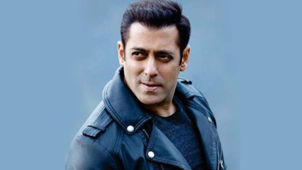 আবার তাঁর সঙ্গে অভিনয়ের পরেও সময়ের আগেই ইন্ডাস্ট্রি থেকে হারিয়ে গিয়েছেন, এমন নায়িকাও আছেন।