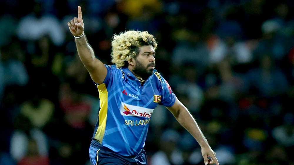 ২০০৭ সালের বিশ্বকাপে গায়ানায় দক্ষিণ আফ্রিকার বিরুদ্ধে অবিশ্বাস্য ওভার করেন শ্রীলঙ্কার লাসিথ মালিঙ্গা। ছয় ওভার বাকি থাকতে হাতে পাঁচ উইকেট নিয়ে জিততে ১৫ রান দরকার ছিল প্রোটিয়াদের। টানা চার বলে চার জনকে ফিরিয়ে দেন তিনি। শন পোলক, অ্যান্ড্রু হল, জাক কালিসকে ফিরিয়ে নেন হ্যাটট্রিক। তার পর ফেরান এনতিনিকে। কিন্তু, তাতেও জেতাতে পারেননি শ্রীলঙ্কাকে।