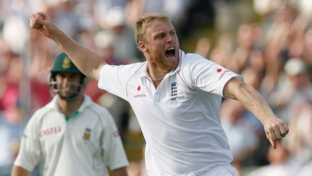 ২০০৫ সালে অ্যাশেজের দ্বিতীয় টেস্টে এজবাস্টনের দ্বিতীয় ইনিংসে রিকি পন্টিংয়ের বিরুদ্ধে স্মরণীয় ওভার করেন অ্যান্ড্রু ফ্লিনটফ। দ্বিতীয় বলে ফিরিয়েছিলেন জাস্টিন ল্যাঙ্গারকে। পন্টিং পরের দুই বলে বেঁচে যান এলবিডব্লিউয়ের আবেদন থেকে। পঞ্চম বলে তাঁর খোঁচা ফিল্ডারের নাগালের বাইরে পড়ে। শেষ বলে নো ডাকেন আম্পায়ার। ফের বল করতে এসে পন্টিংকে ফেরান ফ্লিনটফ। এই স্পেলকে কেরিয়ারের কঠিনতম বলে চিহ্নিত করেছেন পন্টিং।