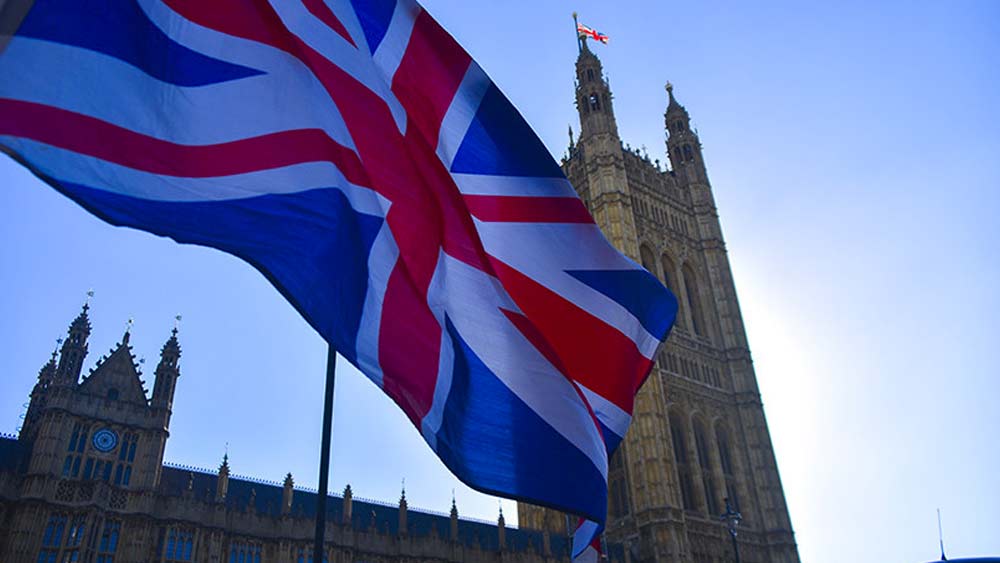 রাষ্ট্র হিসেবে আমেরিকার পরেই সাহায্যকারী হল ব্রিটেন। হু-এর মোট বার্ষিক আর্থিক বাজেটের ৭.৭৯ শতাংশ আসে তাদের থেকে।