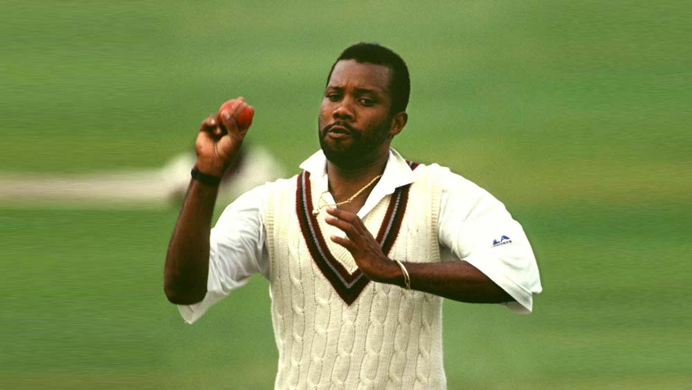 অনেকের মতে, ম্যালকম মার্শাল হলেন আশির দশকে ওয়েস্ট ইন্ডিজের সেরা পেসার। ১৩৬ একদিনের ম্যাচে তিনি নিয়েছেন ১৫৭ উইকেট। ইকনমি রেট ৩.৫৩। ১৮ রানে চার উইকেট এই ফরম্যাটে মার্শালের সেরা বোলিং।