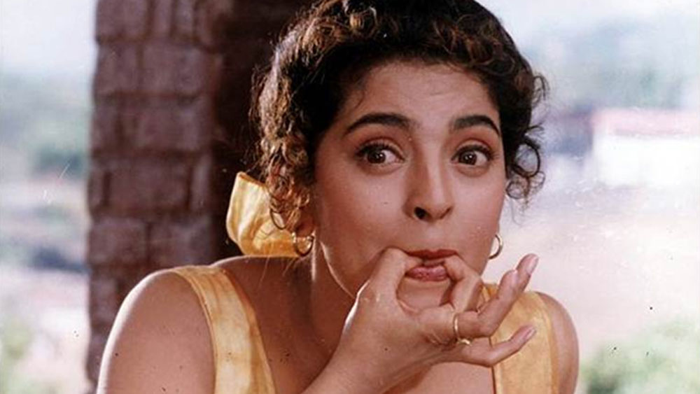 আর জুহিও তখন ইন্ডাস্ট্রিতে সদ্য পা দিয়েছেন। এমন একটা ফিল্ম আসতে চলেছে জানতে পেরে তিনি সোজা পরিচালকের কাছে চলে যান। ওই ফিল্মে মিঠুনের বিপরীতে তাঁকে নেওয়ার জন্য অনুরোধ করেন।