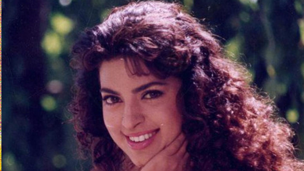 ফলে কাস্টিং পরিবর্তনের প্রয়োজন ছিল। পরিচালক তখন ফিল্মের অফার নিয়ে জুহি চাওলার সঙ্গে যোগাযোগ করেন। এই ফিল্মে মিঠুন থাকায় জুহি চাওলা প্রথম থেকেই এতে কাজ করতে চাইছিলেন।