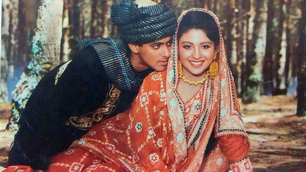 তবে নায়িকা হিসেবে তাঁর নাম পাল্টে দেওয়া হয়। নবোদিতা থেকে তিনি হয়ে যান ‘চাঁদনি’। অভিনয় ছেড়ে দিলেও এই পরিচয়ই তিনি এখনও ব্যবহার করেন।