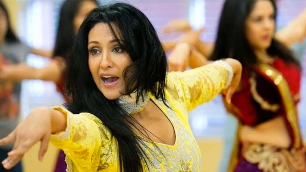 আমেরিকায় ভারতীয় ধারার নৃত্যের প্রশিক্ষক তিনি। নাচ শেখানোর পাশাপাশি নানারকমের ইভেন্টও আয়োজন করে থাকেন একসময়ের সলমনের নায়িকা। (ছবি: ফেসবুক)