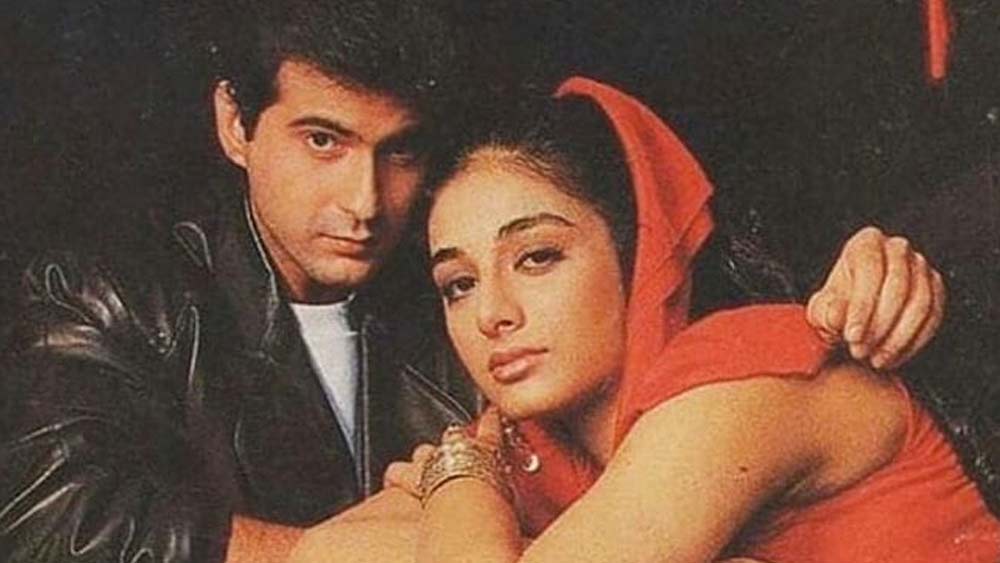 কিন্তু তাঁদের প্রেমে ফাটল ধরে। শোনা যায়, তব্বুর জীবনে নাকি প্রযোজক সাজিদ নাদিদওয়ালা চলে এসেছিলেন। ফলে সঞ্জয় কপূরের সঙ্গে তাঁর দূরত্ব বেড়ে যায়।