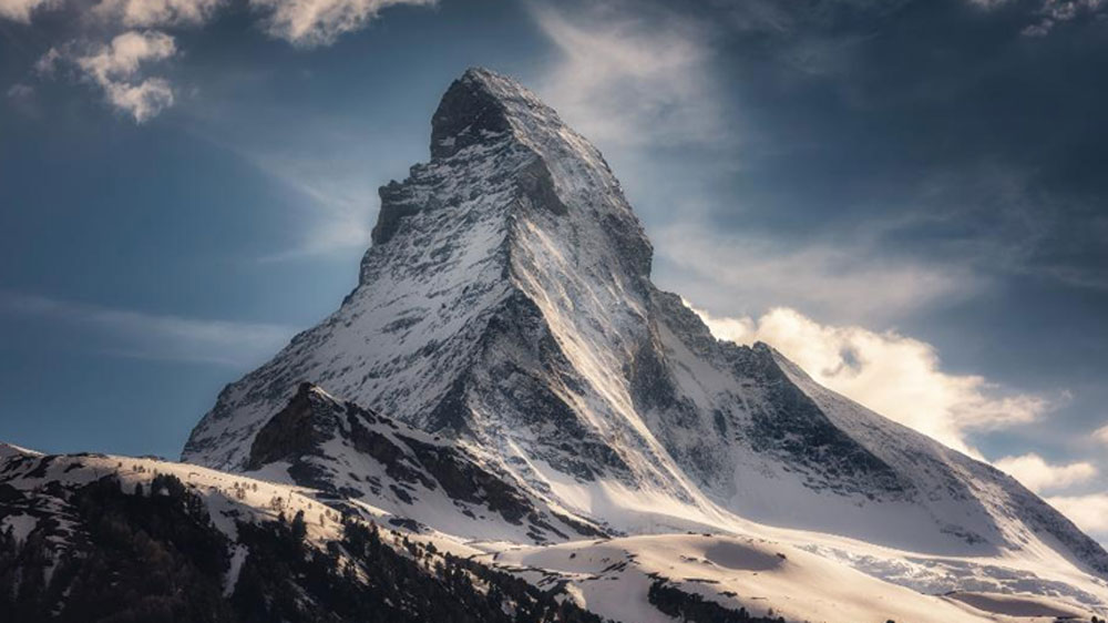 বরফে ঢাকা এ রকম একটা নির্জন জায়গায় কোথা থেকে এল এই জিনিসপত্র? প্রশ্নের উত্তর লুকিয়ে ছিল উদ্ধার হওয়া জিনিসপত্রেই।
