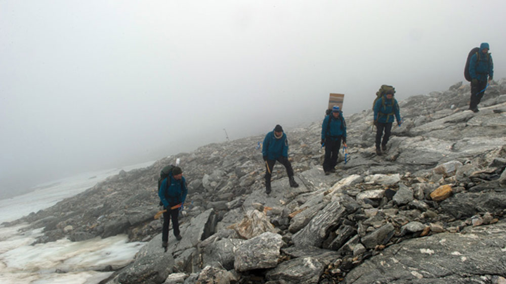 প্রত্নতত্ত্ববিদ পাইলো জানিয়েছেন, বরফে ঢাকা এই অঞ্চল এক সময় জনপদ হিসাবে ব্যবহার করতেন মানুষ। এই পথ দিয়েই যাতায়াত ছিল তাঁদের। কিন্তু ক্রমে রাস্তা পুরোটাই বরফে ঢাকা পড়ে যাওযায় যাতায়াত বন্ধ হয়ে যায়।