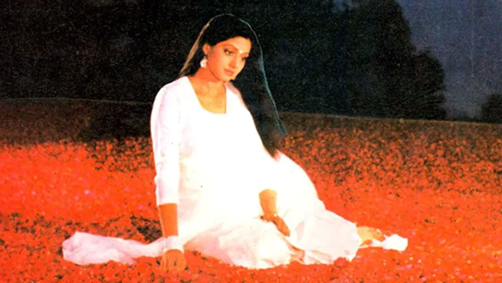 এমন একটা সময়ে যশ চোপড়া এই ফিল্মে হাত দিয়েছিলেন, যখন বক্স অফিসে পর পর মুখ থুবড়ে পড়তে শুরু করে তাঁর প্রতিটা ফিল্ম।