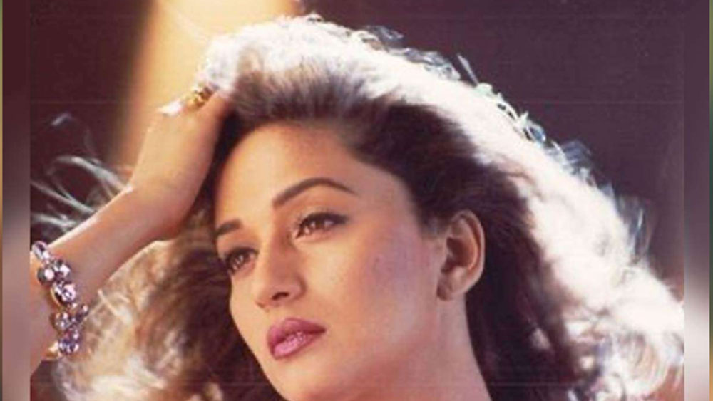 এই ফিল্মে বিনোদ খন্নার বিপরীতে জুহি চাওলা অভিনয় করেছিলেন। অনেকেই জানেন না, জুহি চাওলার আগে মাধুরী দীক্ষিতের কাছে গিয়েছিলেন যশ চোপড়া। কিন্তু মাধুরী তখন হিট অভিনেত্রী। ফিল্মে তাঁর ছোট রোল পছন্দ হয়নি।