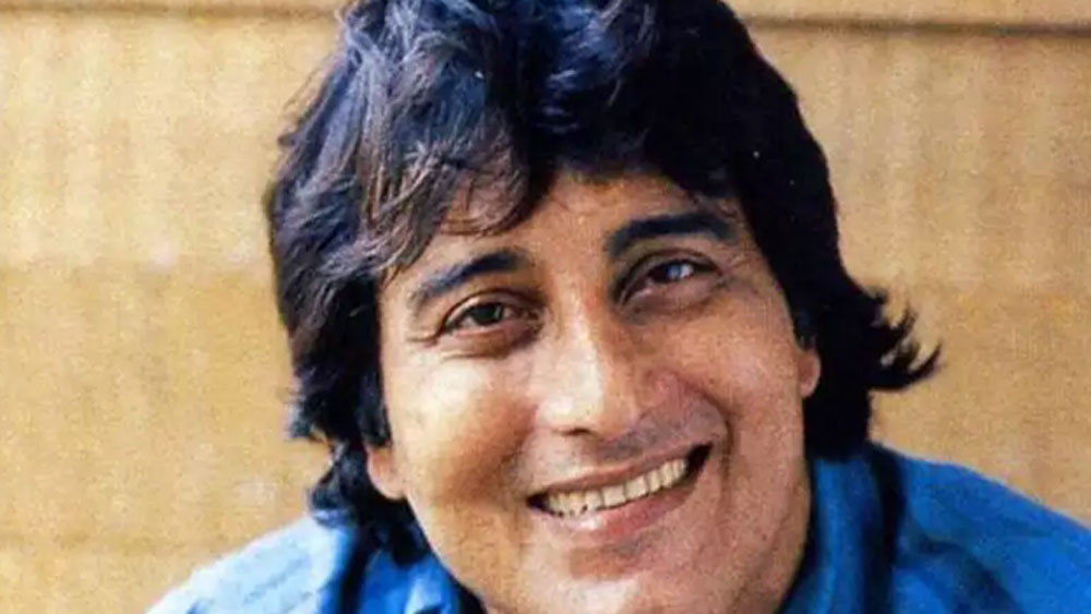 ফিল্মের শুটিং চলাকালীন বিনোদ খন্নার উপর রেগে গিয়েছিলেন যশ চোপড়া। কারণটা খুবই সঙ্গত ছিল। বিনোদ খন্না রোজই দেরি করে সেটে আসতেন। ফলে অন্যান্য তারকাদের তাঁর জন্য অনেক ক্ষণ অপেক্ষা করতে হত। আর্থিক ক্ষতিও হচ্ছিল এর ফলে।