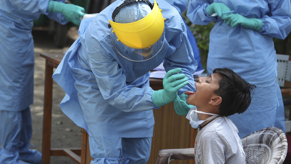 বর্তমানে আমদাবাদে করোনা আক্রান্তের সংখ্যা সাড়ে চারশো ছাড়িয়ে গিয়েছে। শহরের এই চিকিৎসাকেন্দ্রে অন্তত দু’হাজার রোগী একসঙ্গে চিকিৎসা পরিষেবা পাবেন। ১৫ এপ্রিল এই কেন্দ্রের দরজা খুলে দেওয়া হয়েছে।