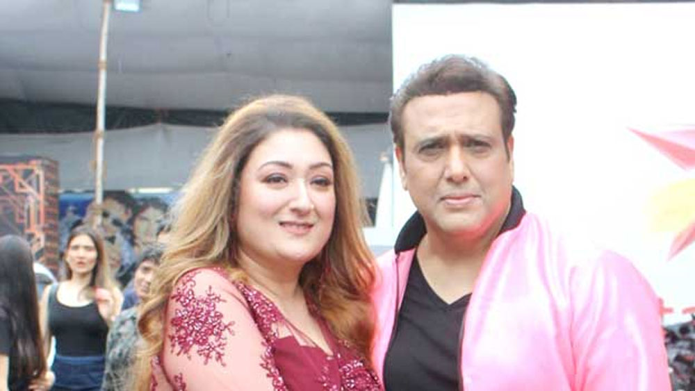 কিন্তু গোবিন্দা ব্যক্তিগত জীবনে স্ত্রী সুনীতাকে নিয়ে ভীষণ সুখি ছিলেন। সে কারণে অনেকেই ভেবেছিলেন রানি-গোবিন্দার সম্পর্ক আসলে গুজব।