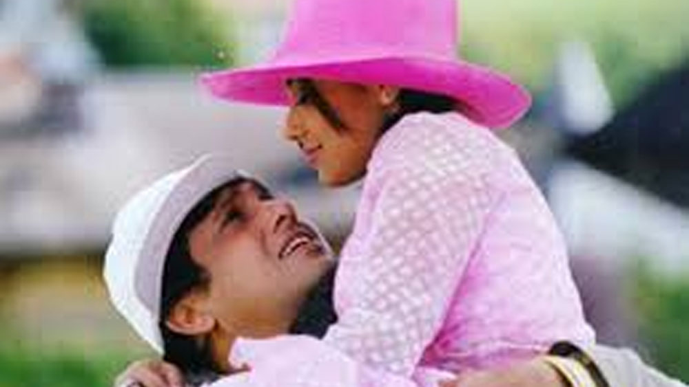 শোনা যায়, তখন রানির প্রেমে এতটাই পাগল ছিলেন গোবিন্দা যে গাড়ি, ফ্ল্যাট এবং হিরের গয়নার মতো অনেক দামি উপহারও তিনি রানিকে দিয়েছিলেন।